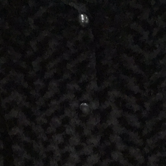 Faux fur jacket. - Picture 2 of 8